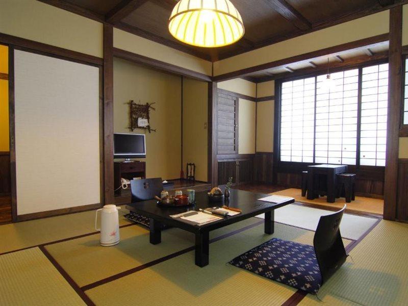Kurokawa Onsen Yama No Yado Shinmeikan 3* Minamioguni